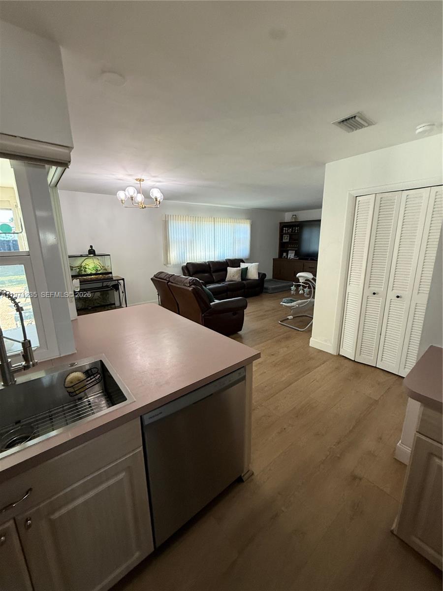4450 NW 9th St, Coconut Creek FL 33066