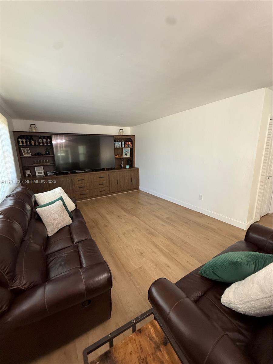 4450 NW 9th St, Coconut Creek FL 33066