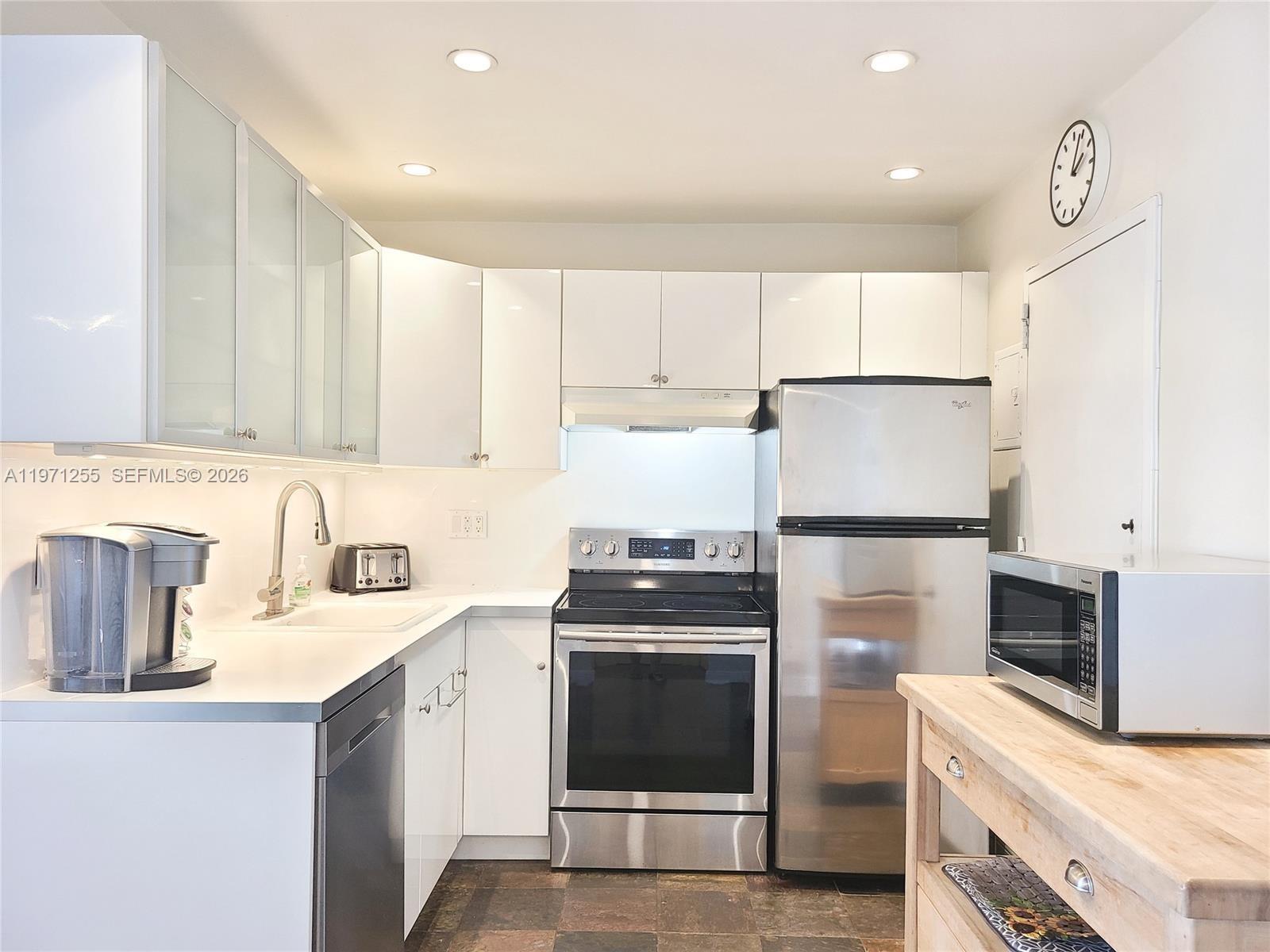 401 Golden Isles Dr #1101, Hallandale Beach FL 33009