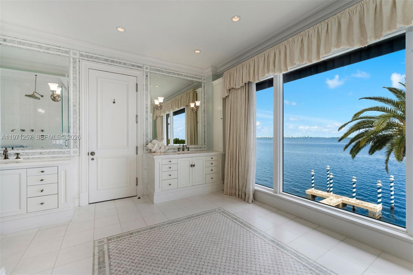 10 Tahiti Beach Island Rd, Coral Gables FL 33143
