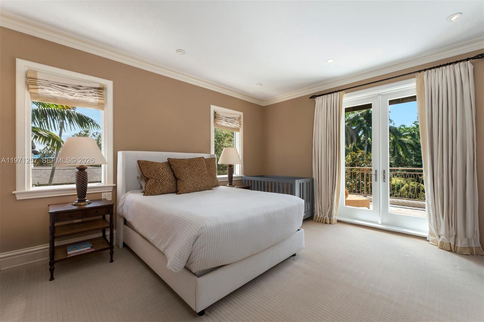 10 Tahiti Beach Island Rd, Coral Gables FL 33143