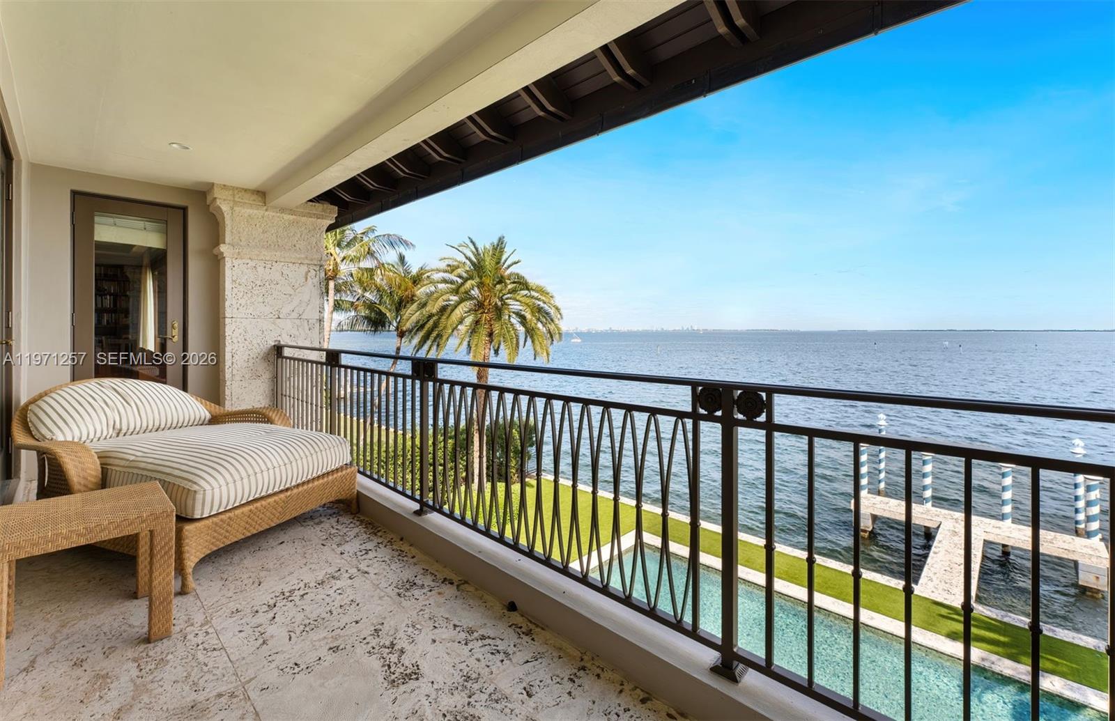 10 Tahiti Beach Island Rd, Coral Gables FL 33143