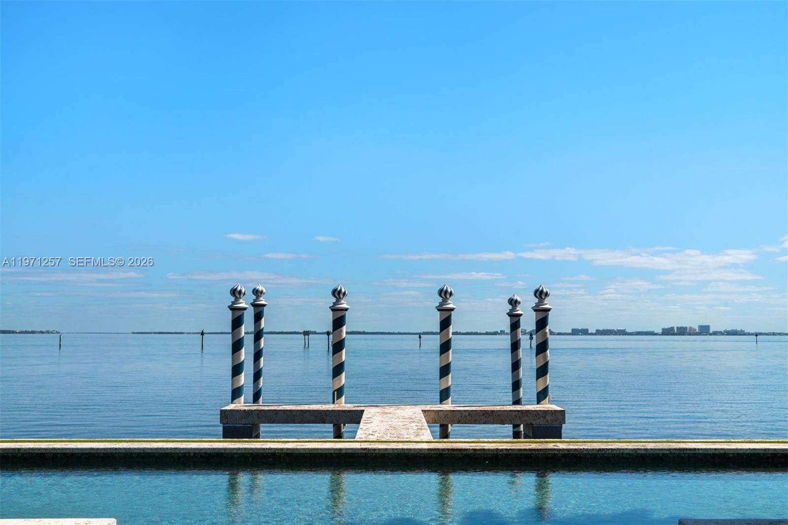 10 Tahiti Beach Island Rd, Coral Gables FL 33143