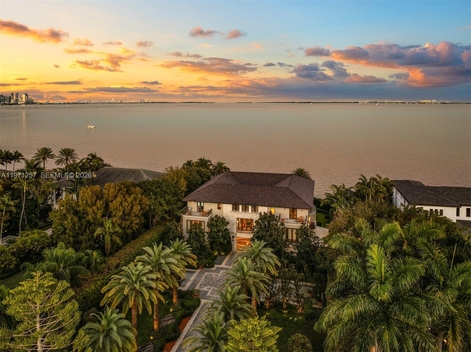 10 Tahiti Beach Island Rd, Coral Gables FL 33143