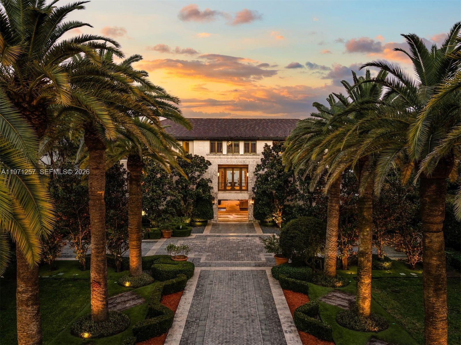 10 Tahiti Beach Island Rd, Coral Gables FL 33143
