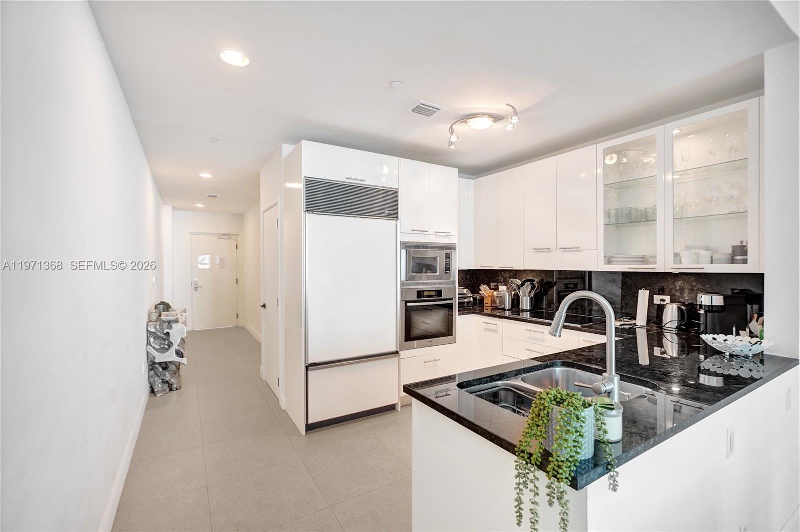 6799 Collins Ave #201, Miami Beach FL 33141