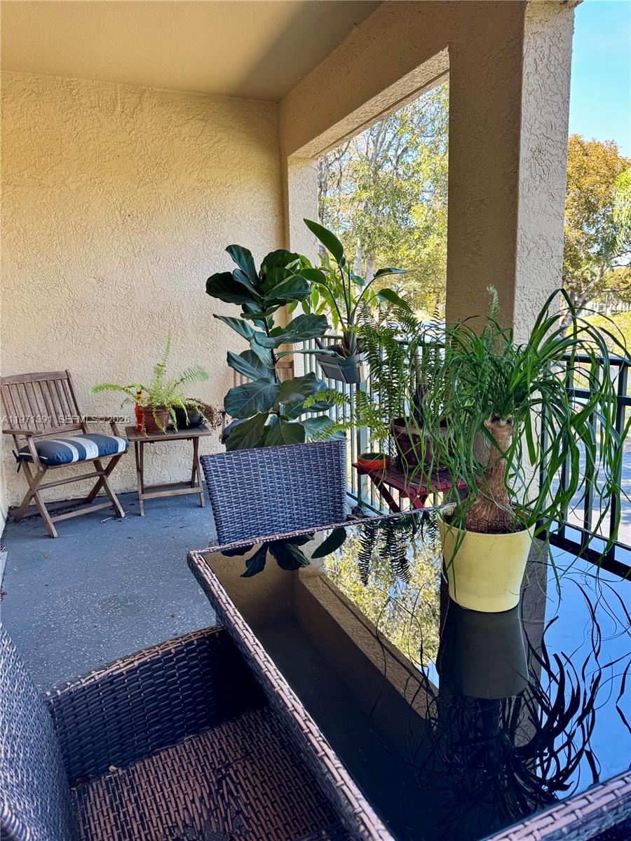 2517 Centergate Dr #203, Miramar FL 33025