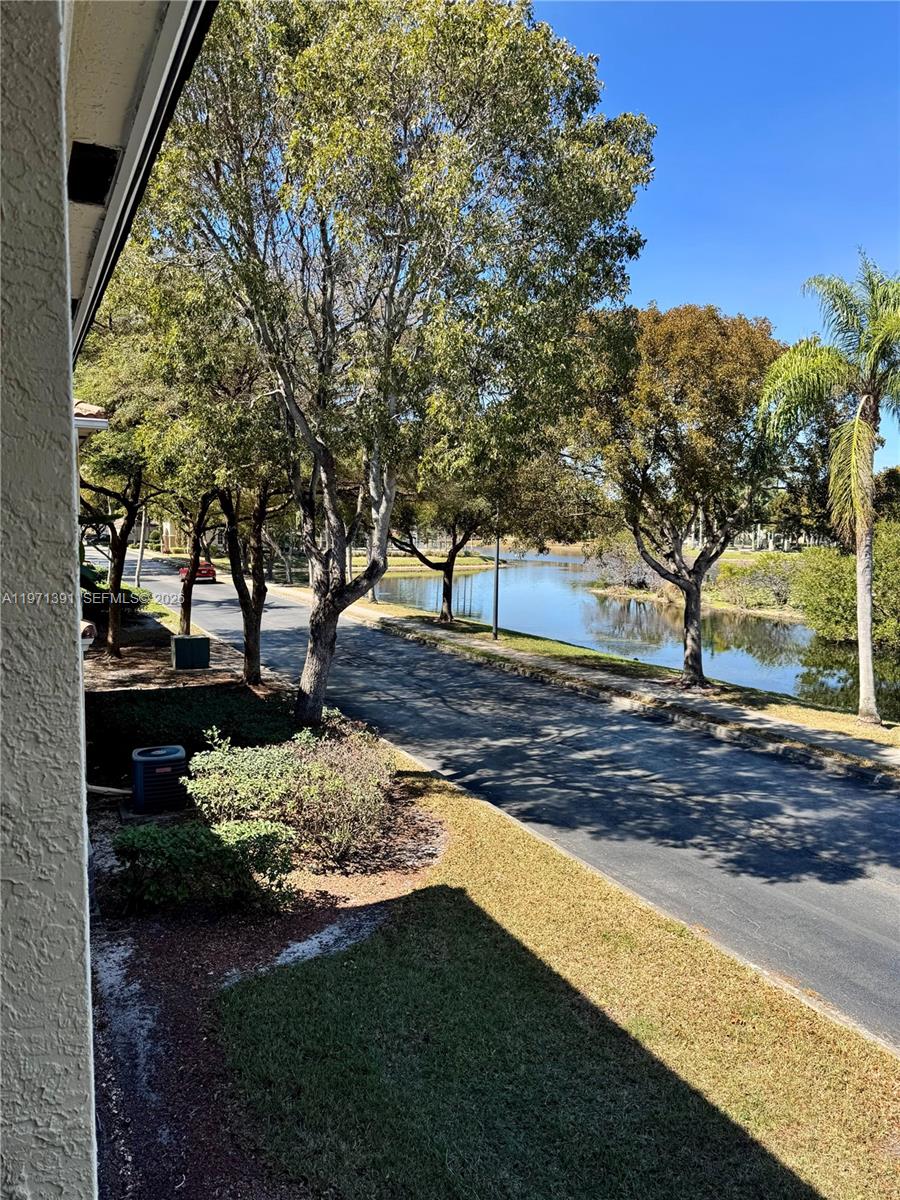 2517 Centergate Dr #203, Miramar FL 33025
