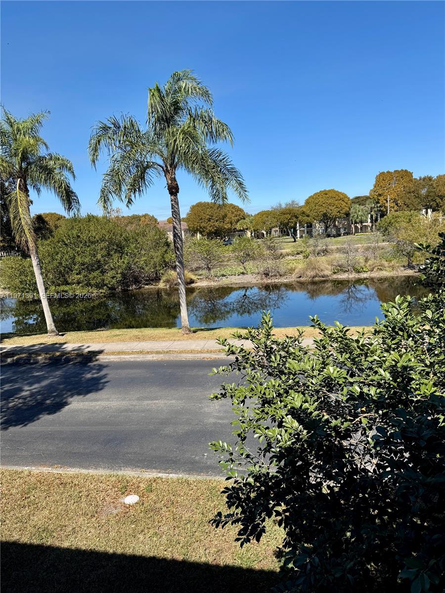 2517 Centergate Dr #203, Miramar FL 33025