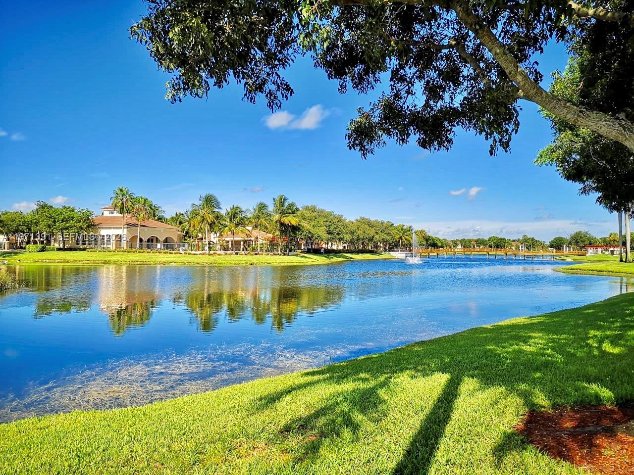 2517 Centergate Dr #203, Miramar FL 33025
