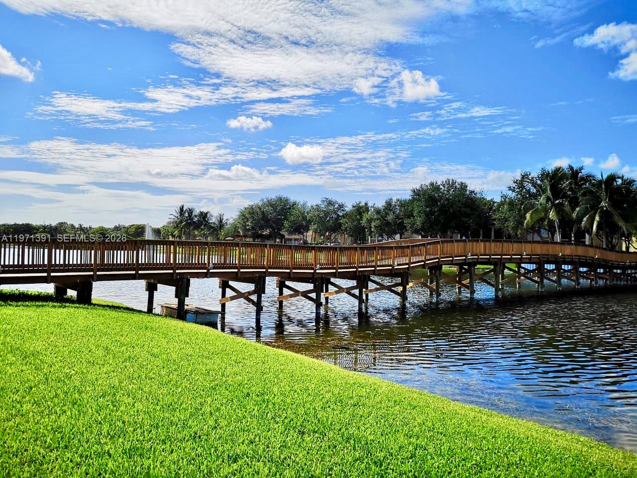 2517 Centergate Dr #203, Miramar FL 33025
