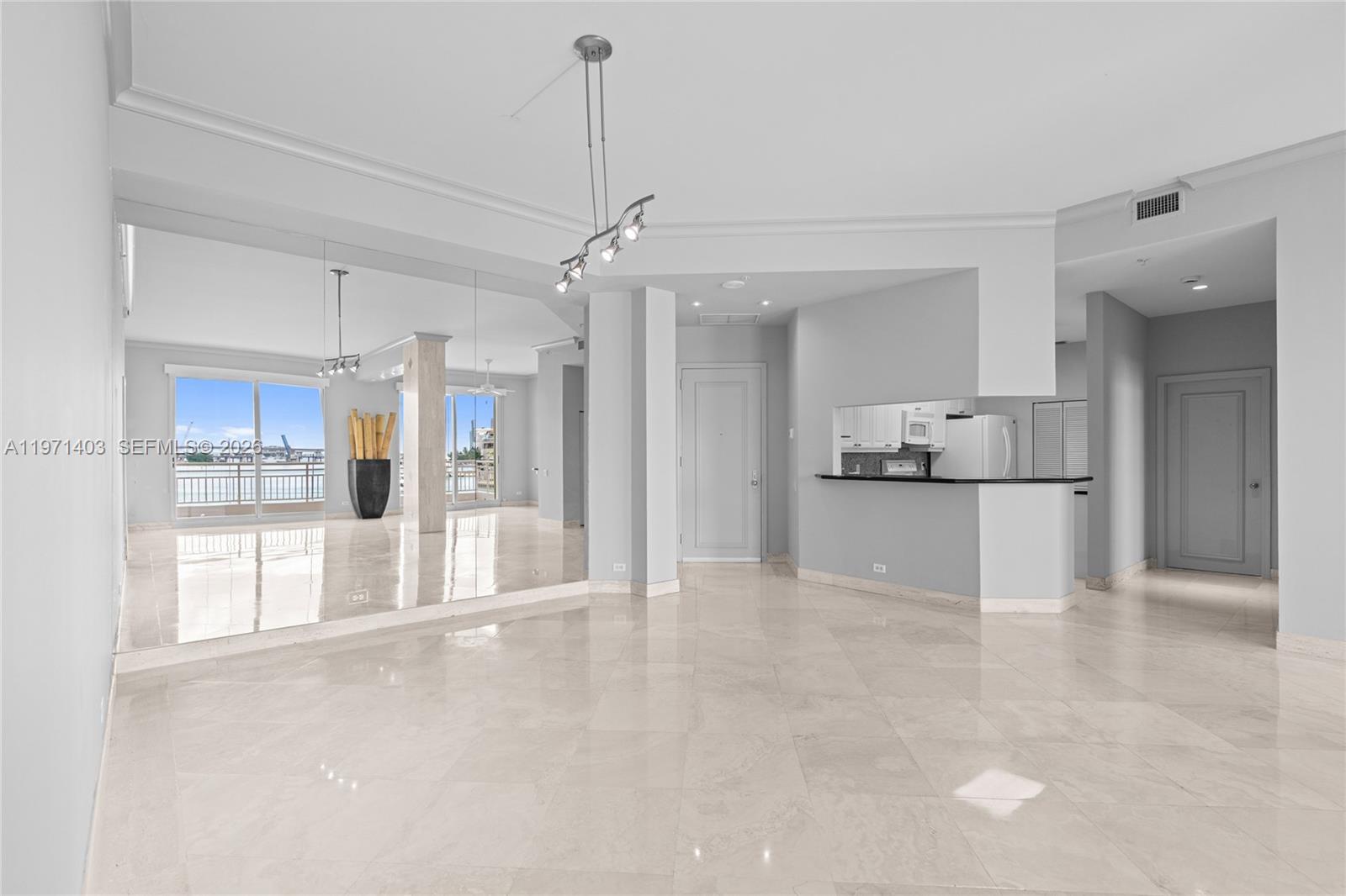 888 Brickell Key Dr #408, Miami FL 33131