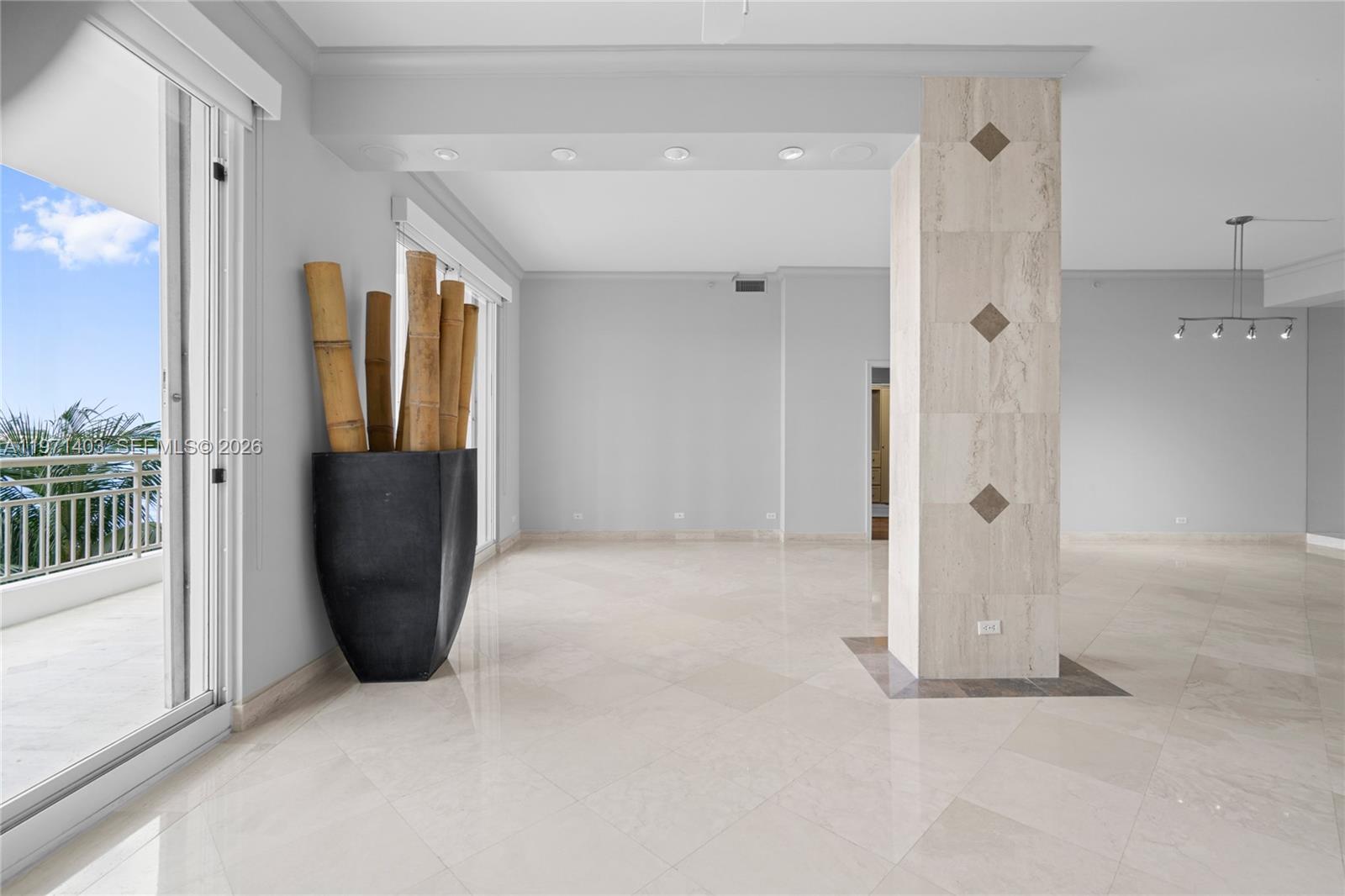 888 Brickell Key Dr #408, Miami FL 33131