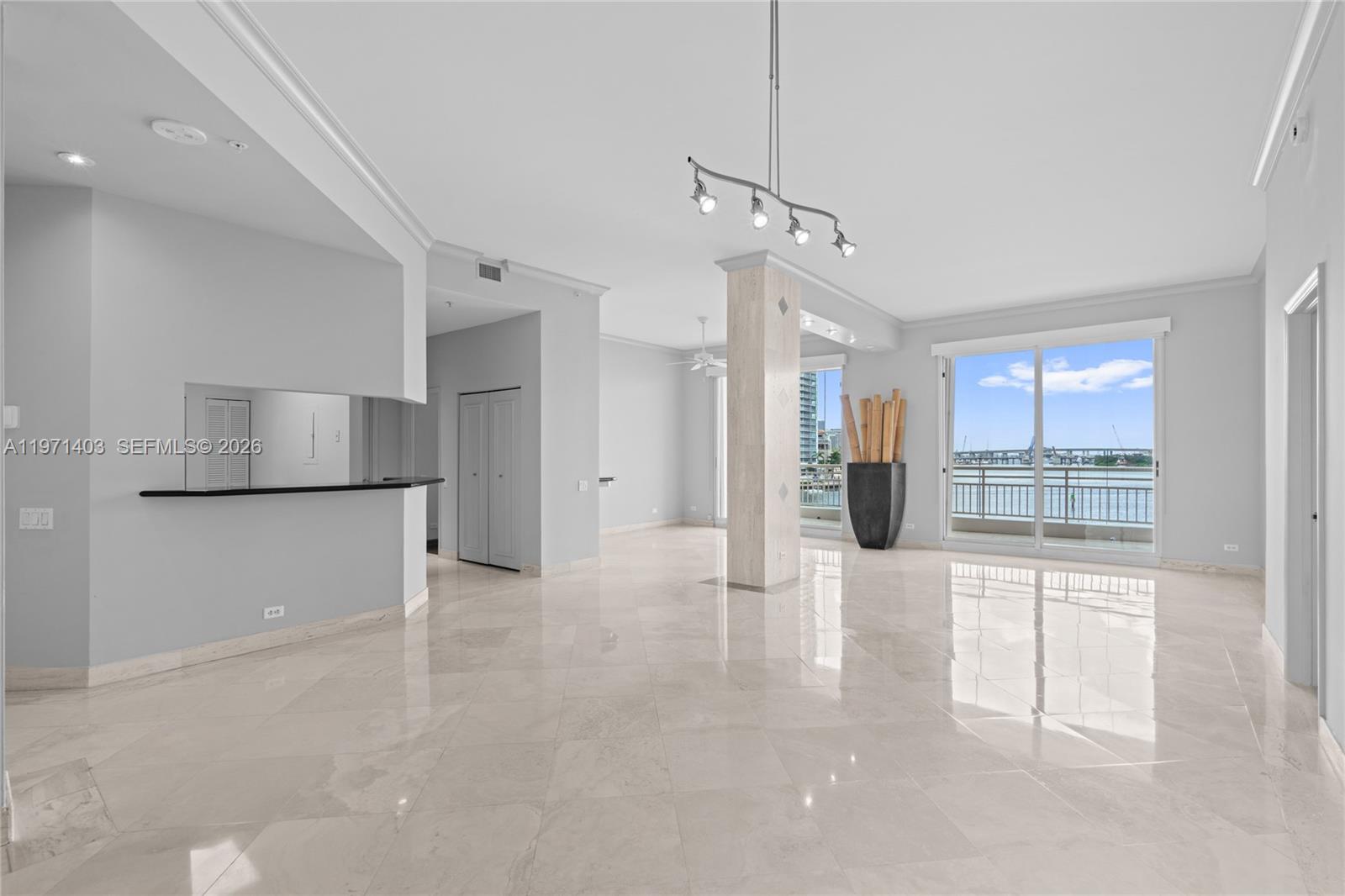 888 Brickell Key Dr #408, Miami FL 33131