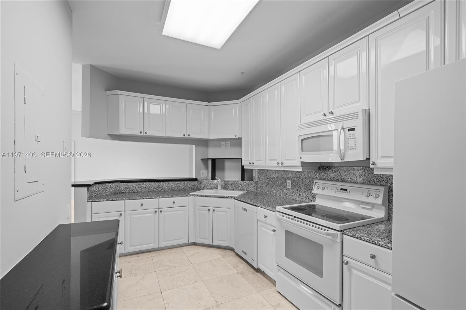 888 Brickell Key Dr #408, Miami FL 33131