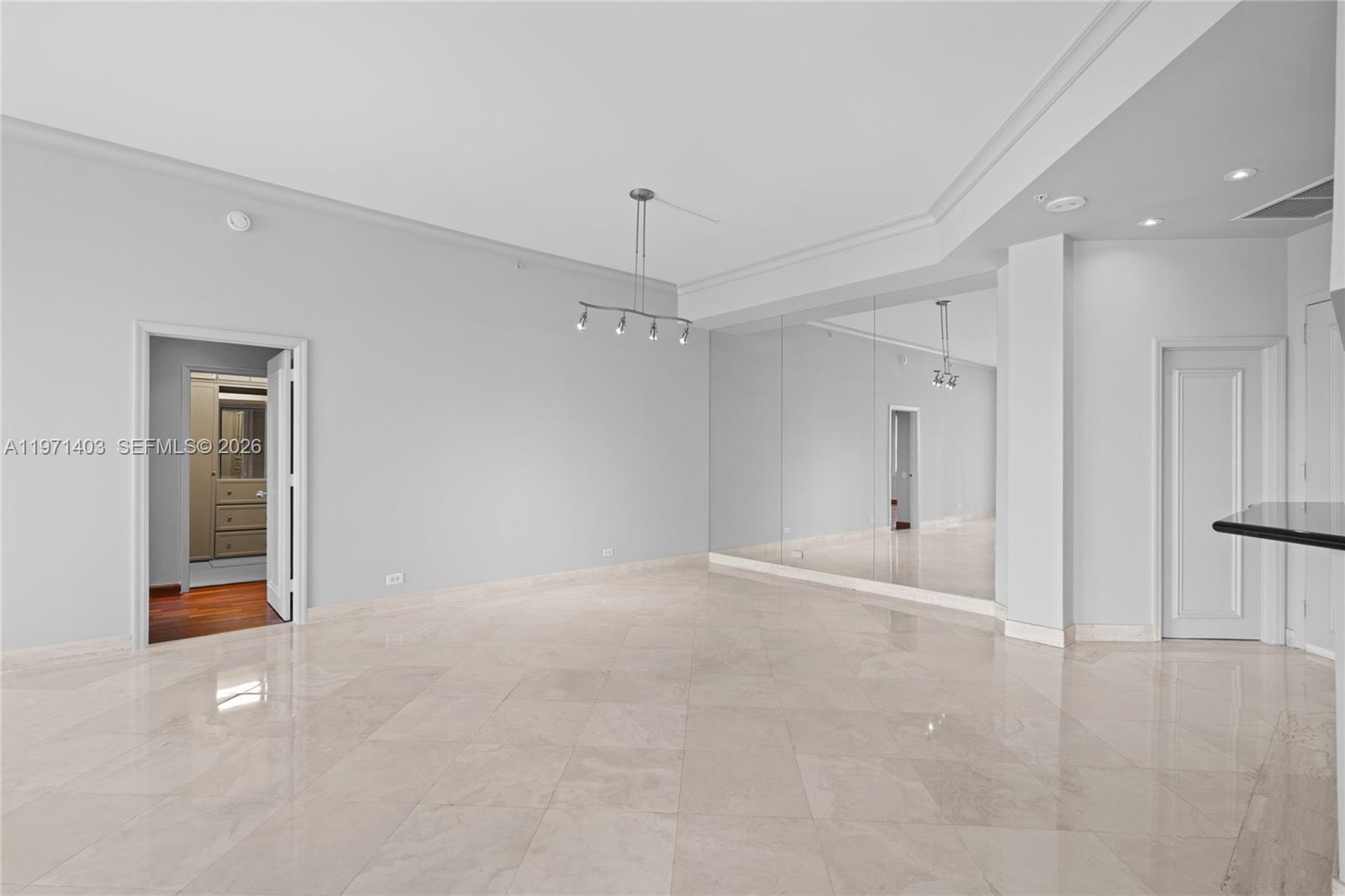 888 Brickell Key Dr #408, Miami FL 33131