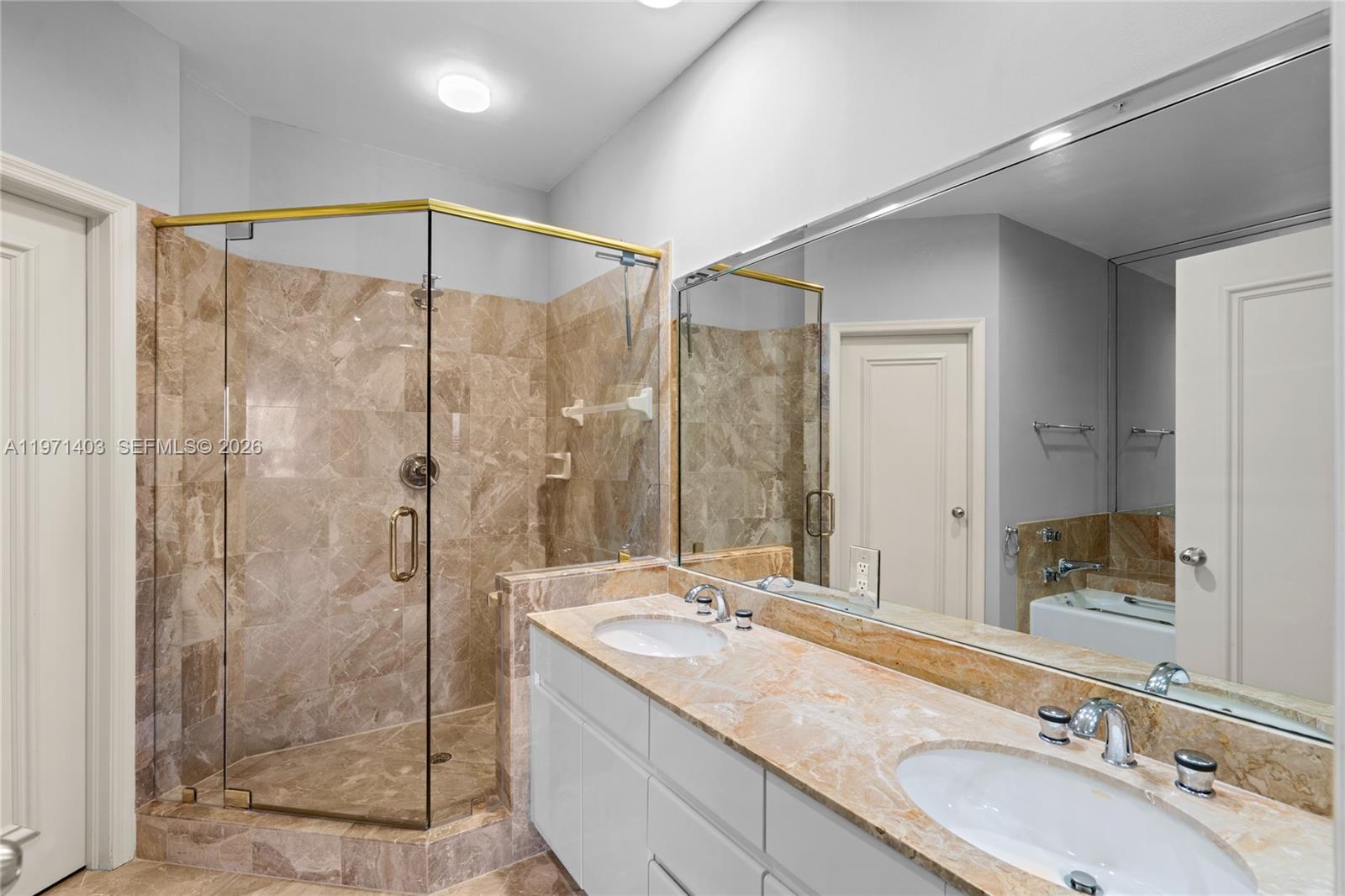 888 Brickell Key Dr #408, Miami FL 33131