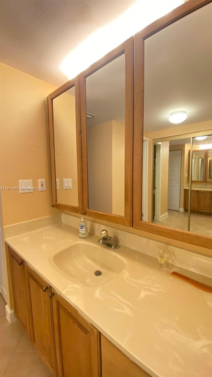 177 Ocean Lane Dr #204, Key Biscayne FL 33149