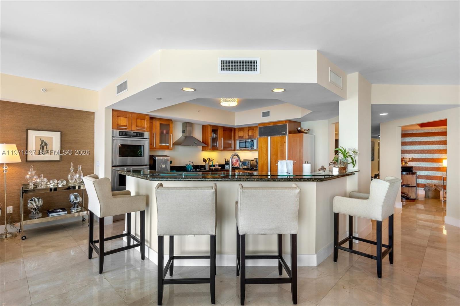 3301 NE 183rd St #1104, Aventura FL 33160