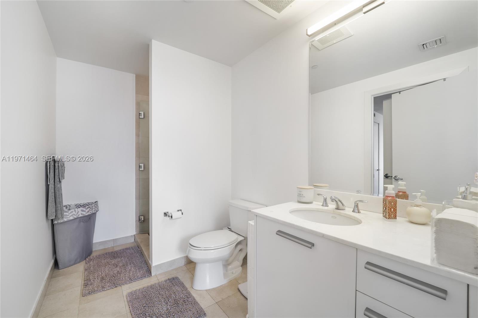 1060 Brickell Ave #1003, Miami FL 33131