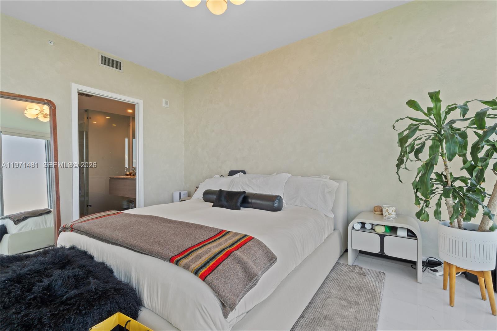 2900 NE 7th Ave #3107, Miami FL 33137
