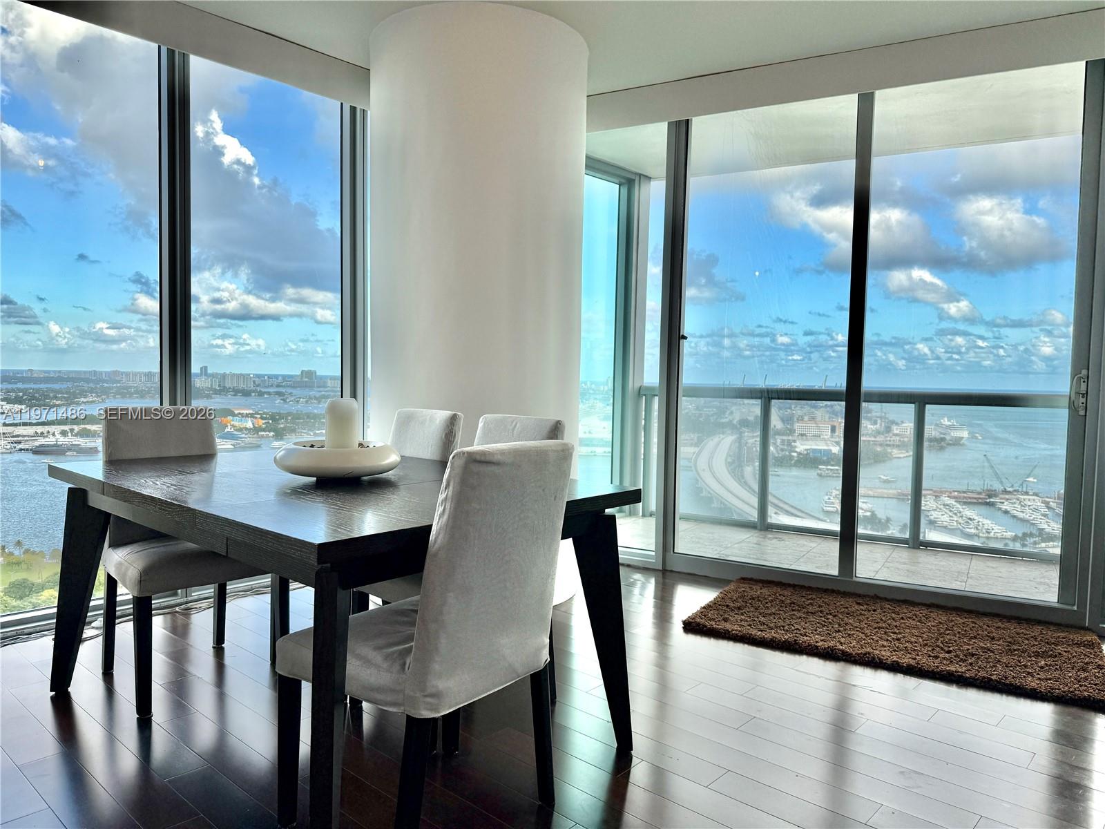 888 Biscayne Blvd #3208, Miami FL 33132