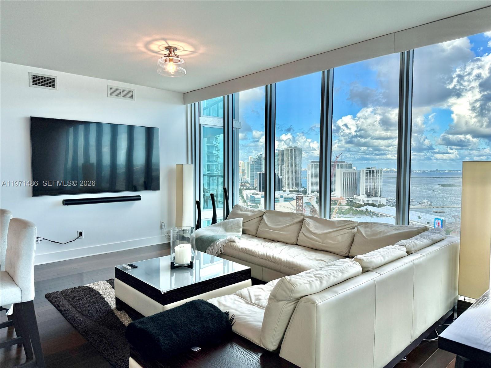 888 Biscayne Blvd #3208, Miami FL 33132