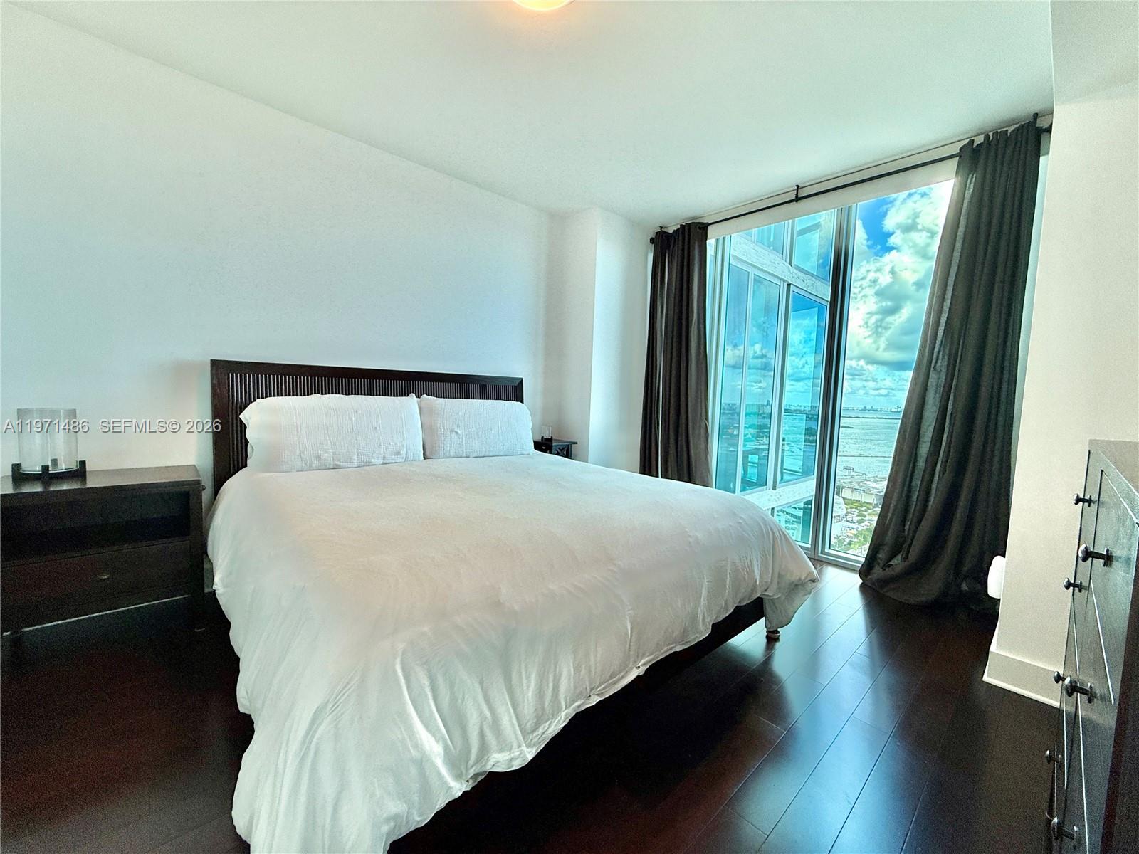 888 Biscayne Blvd #3208, Miami FL 33132