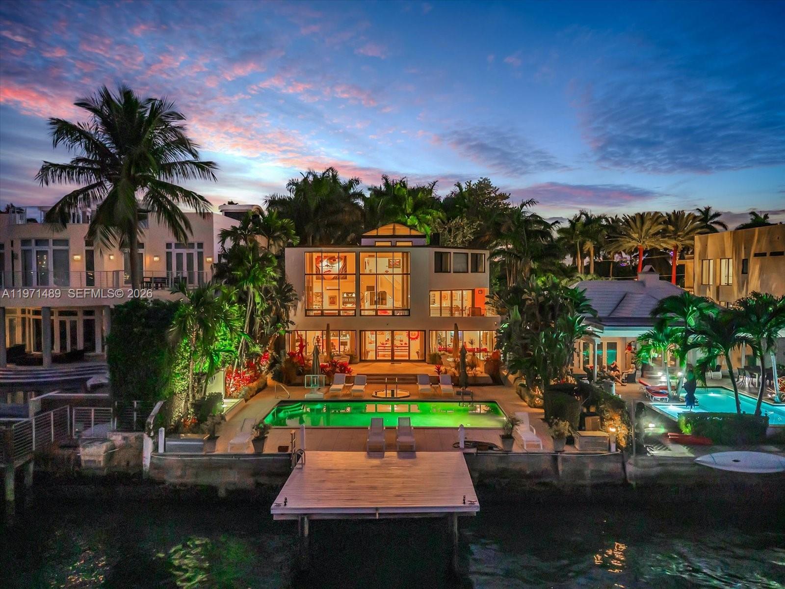 279 N Hibiscus Dr, Miami Beach FL 33139