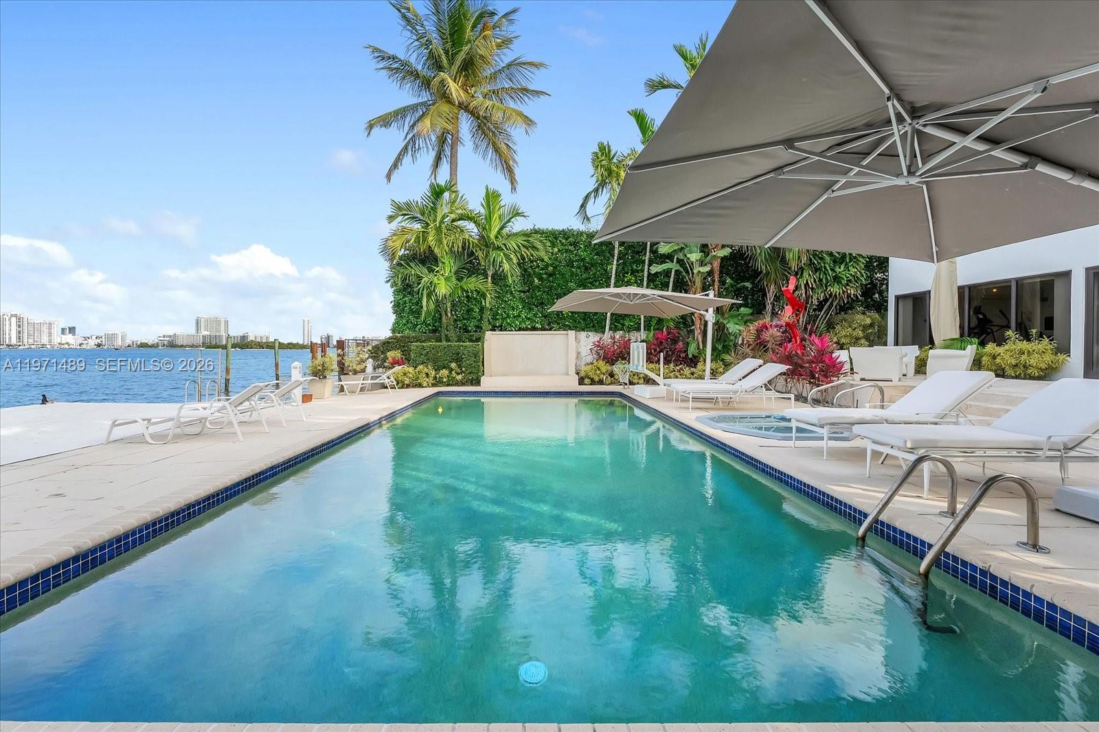 279 N Hibiscus Dr, Miami Beach FL 33139