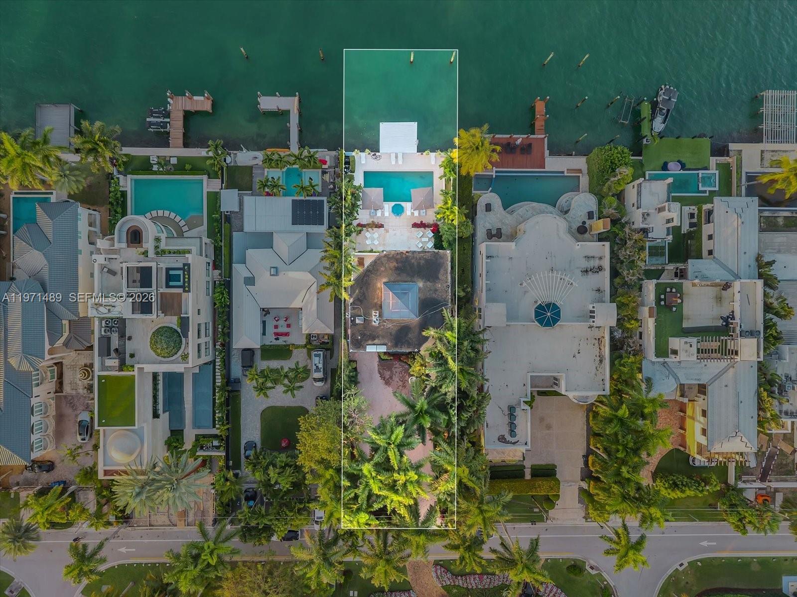 279 N Hibiscus Dr, Miami Beach FL 33139