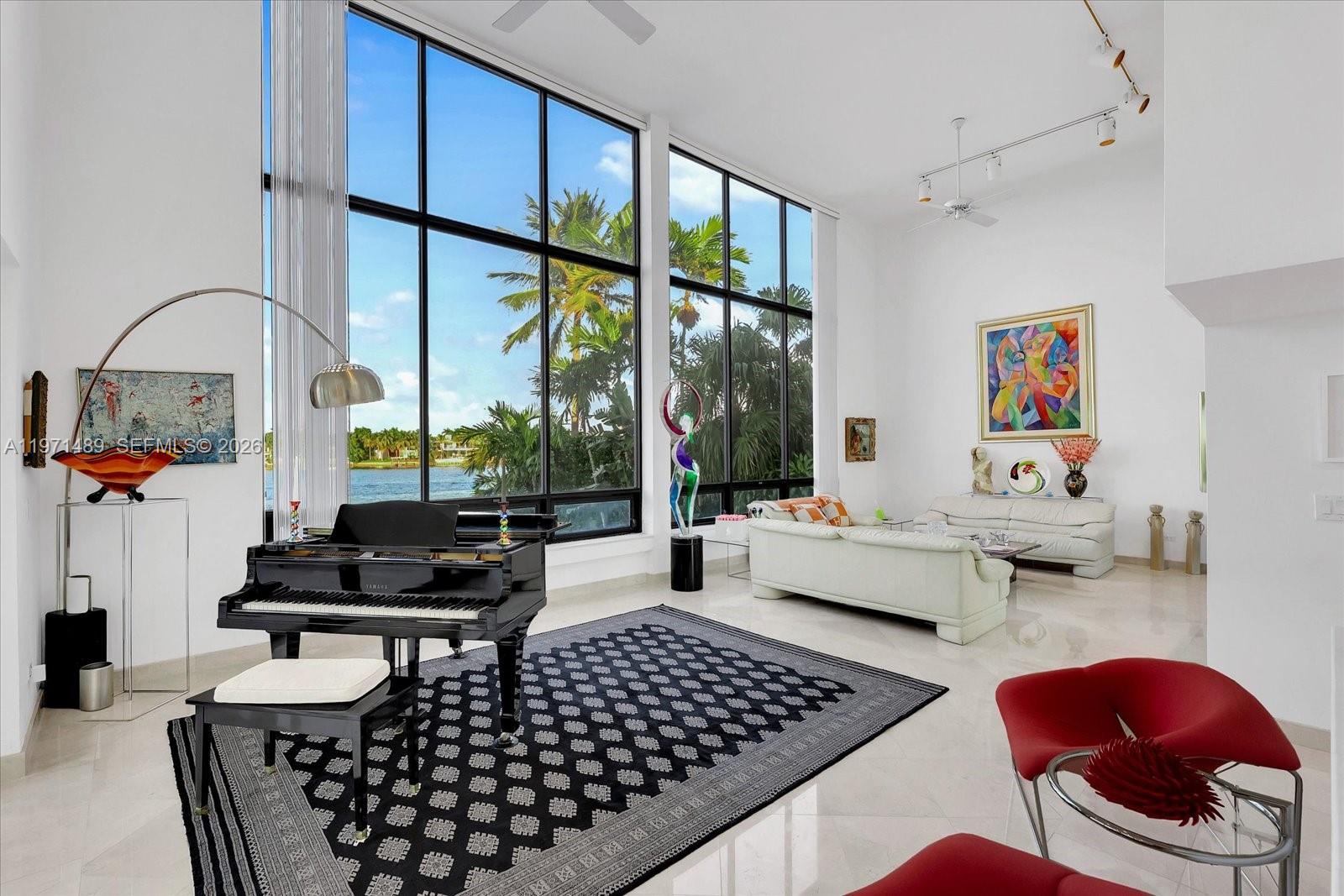 279 N Hibiscus Dr, Miami Beach FL 33139