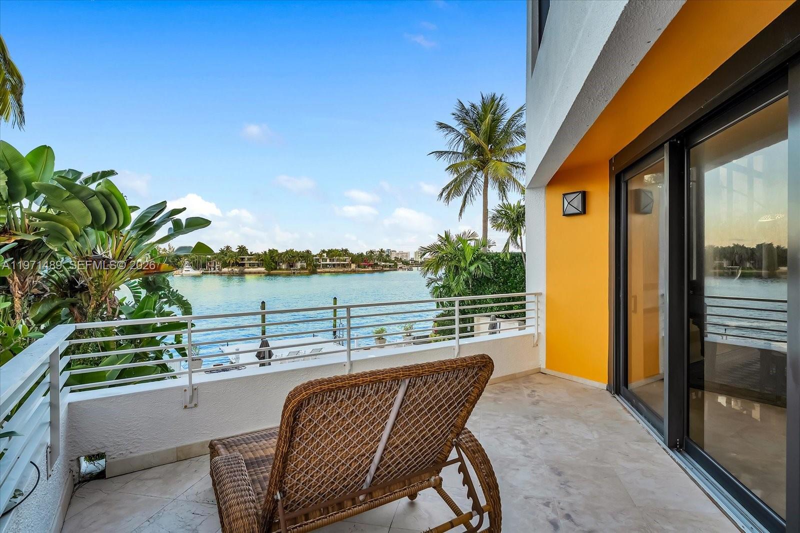 279 N Hibiscus Dr, Miami Beach FL 33139