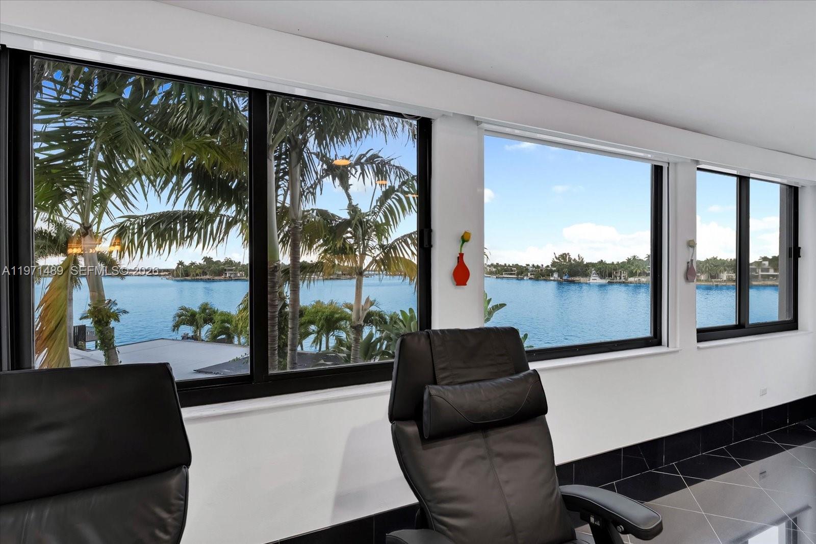 279 N Hibiscus Dr, Miami Beach FL 33139