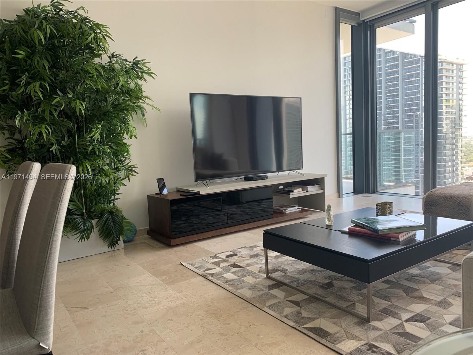 68 SE 6th St #3010, Miami FL 33131