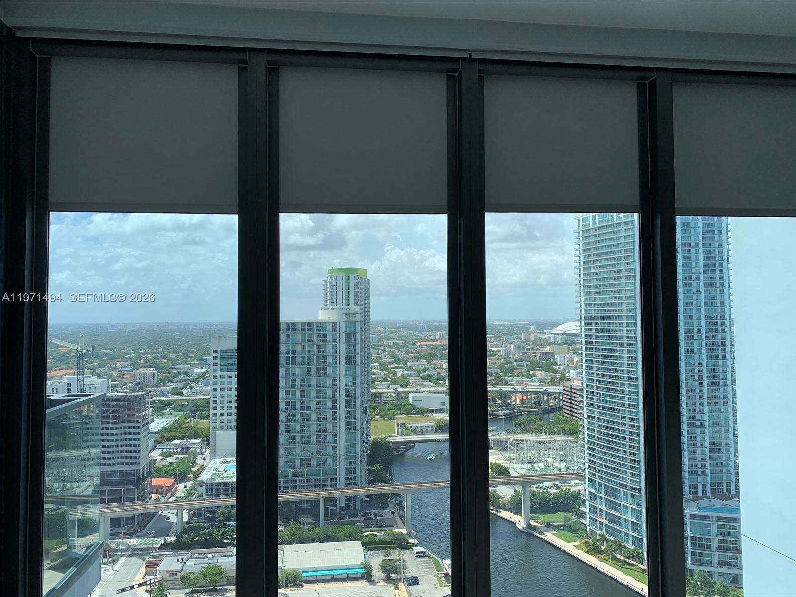 68 SE 6th St #3010, Miami FL 33131