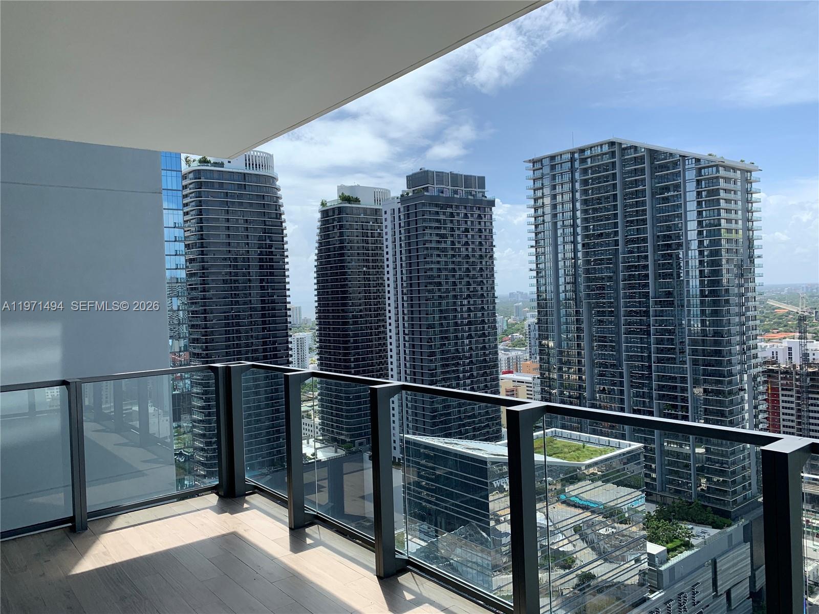 68 SE 6th St #3010, Miami FL 33131