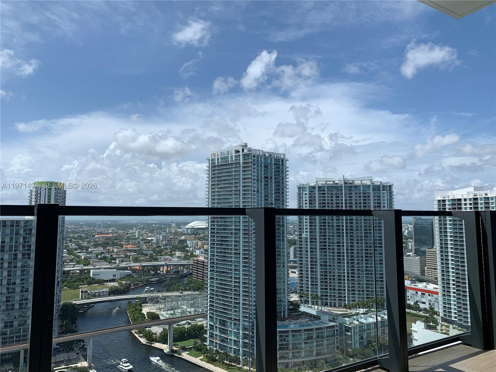 68 SE 6th St #3010, Miami FL 33131