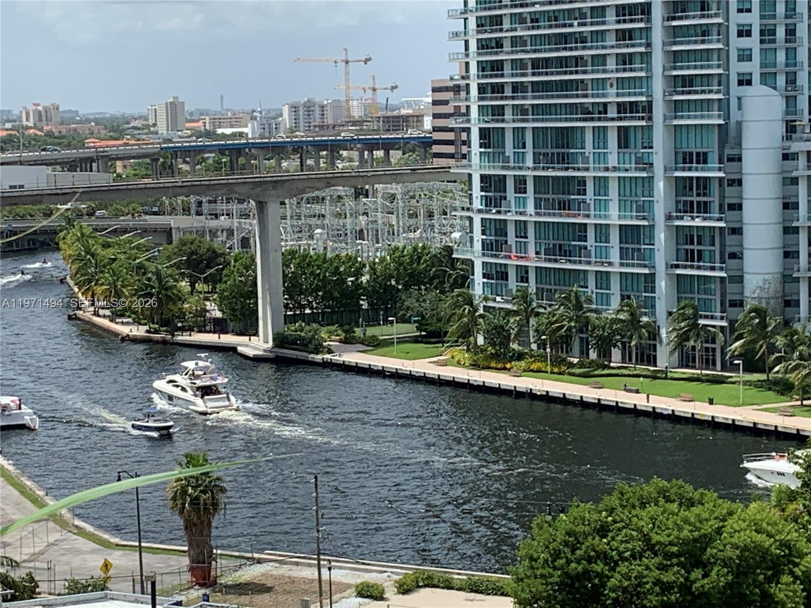 68 SE 6th St #3010, Miami FL 33131