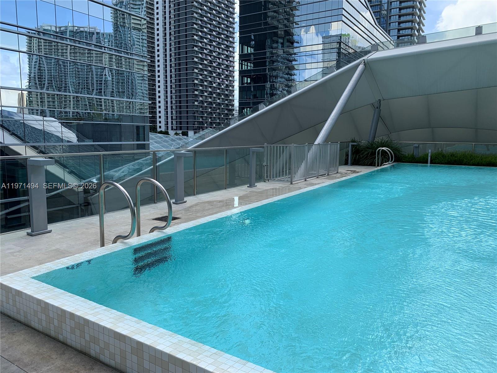 68 SE 6th St #3010, Miami FL 33131