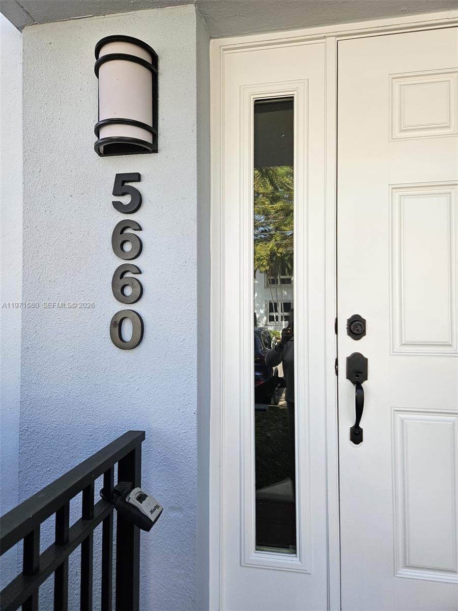 5660 SW 78th St #6A, Miami FL 33143