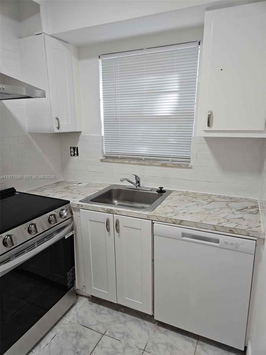 5660 SW 78th St #6A, Miami FL 33143