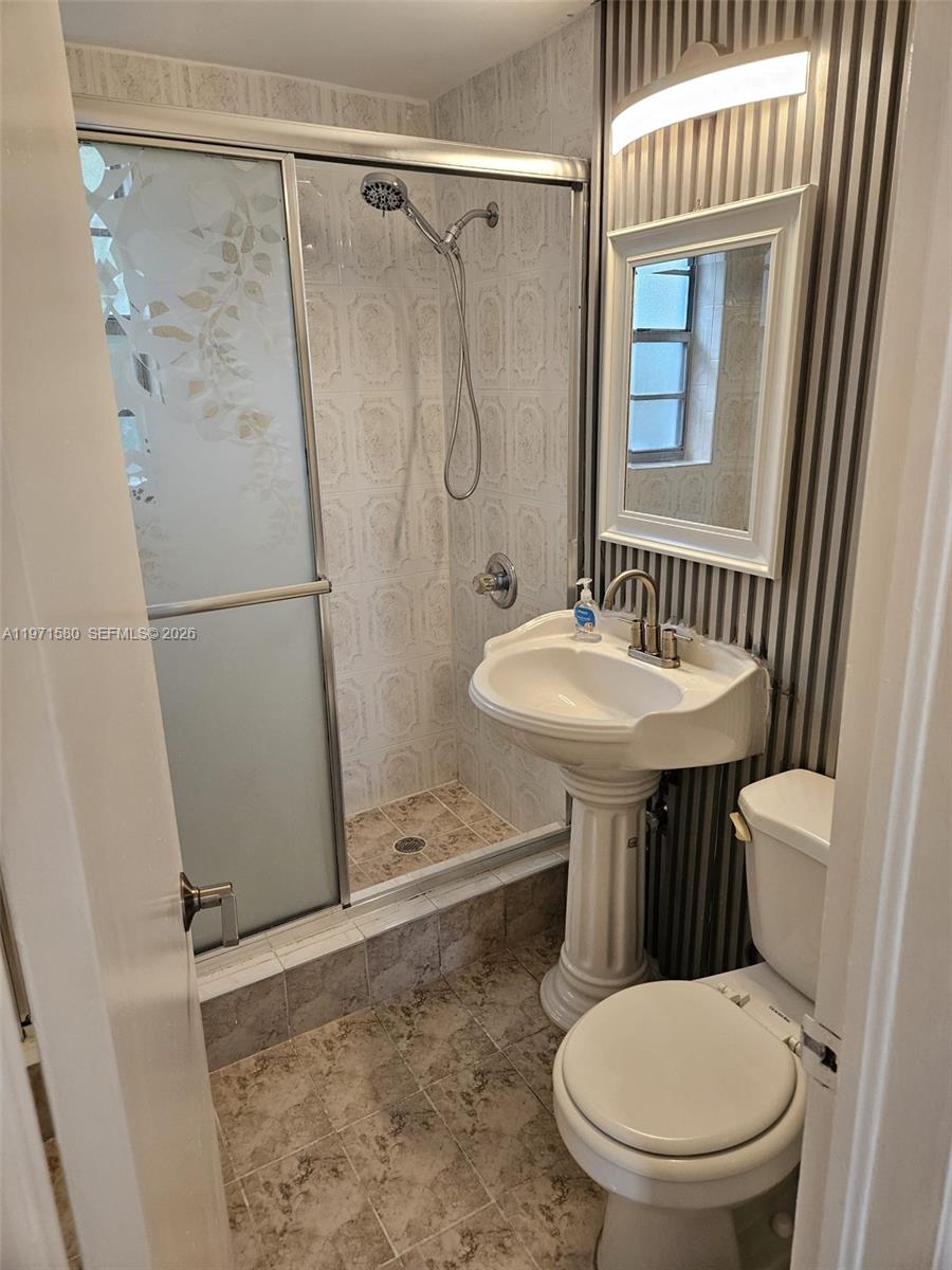 5660 SW 78th St #6A, Miami FL 33143