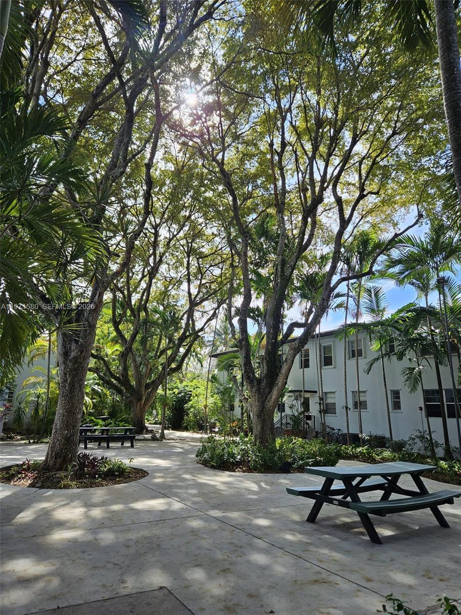 5660 SW 78th St #6A, Miami FL 33143