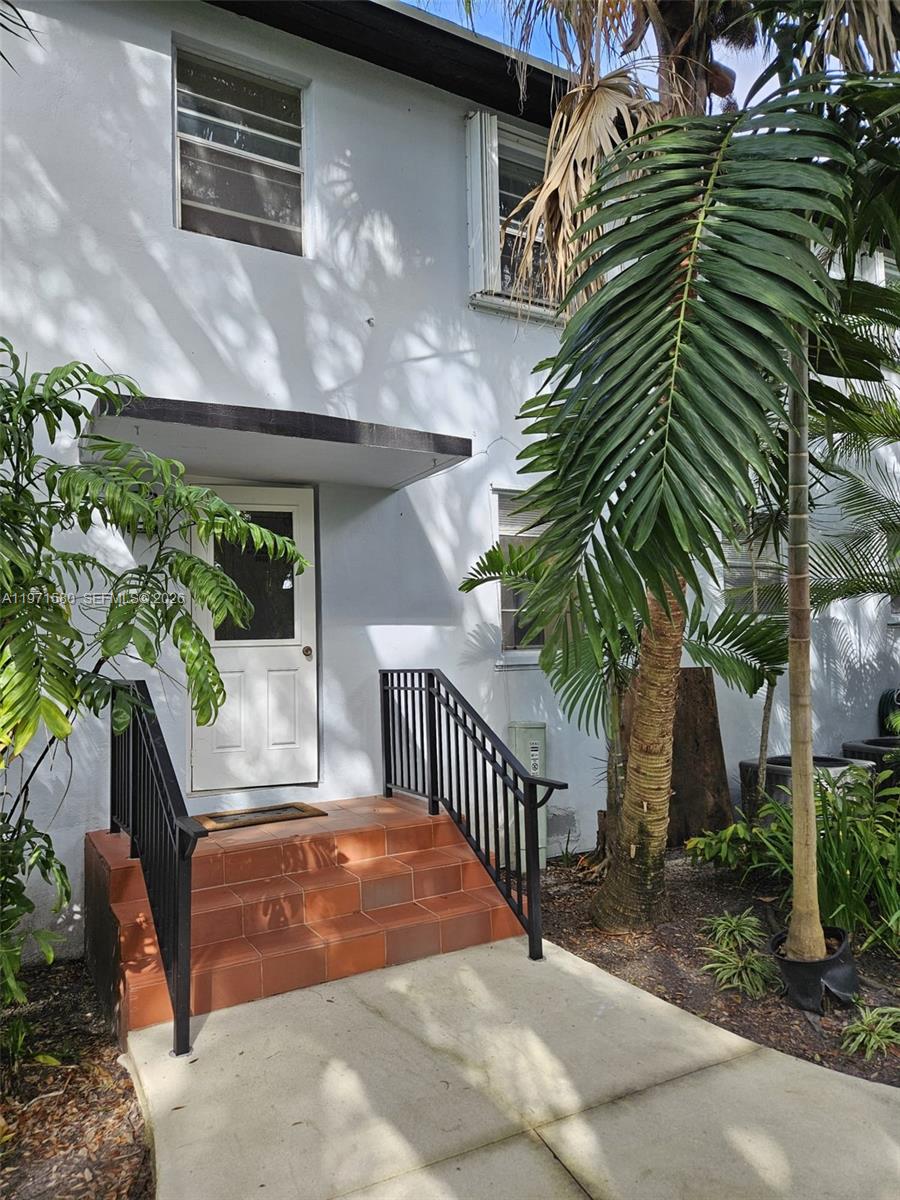 5660 SW 78th St #6A, Miami FL 33143