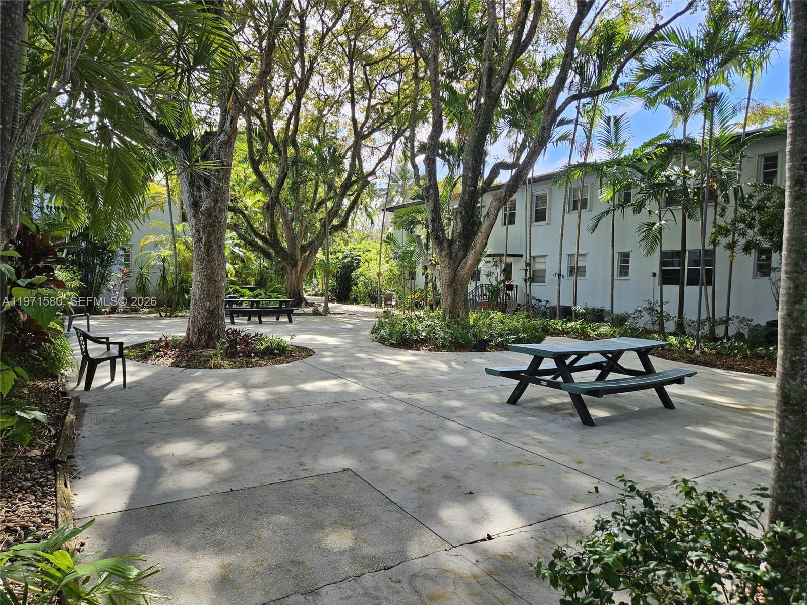 5660 SW 78th St #6A, Miami FL 33143