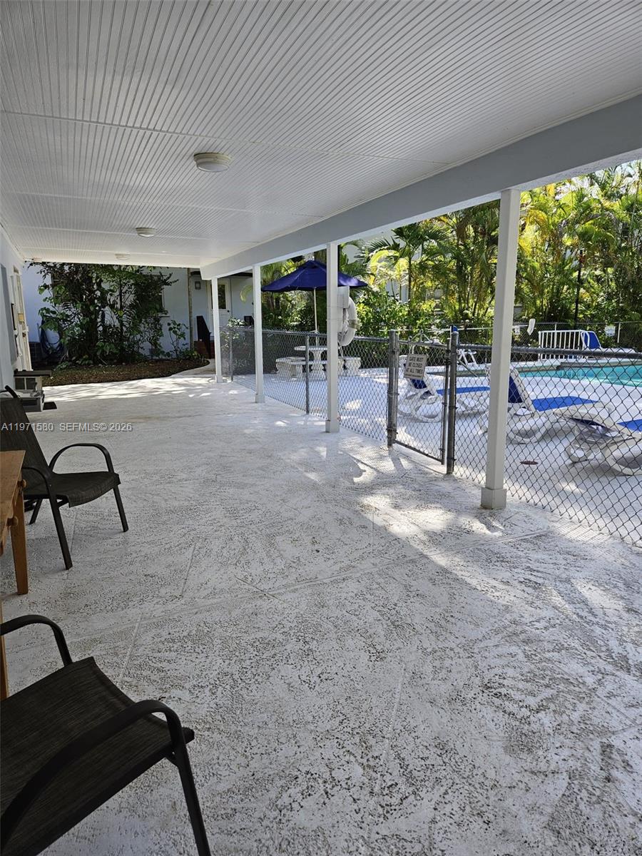 5660 SW 78th St #6A, Miami FL 33143
