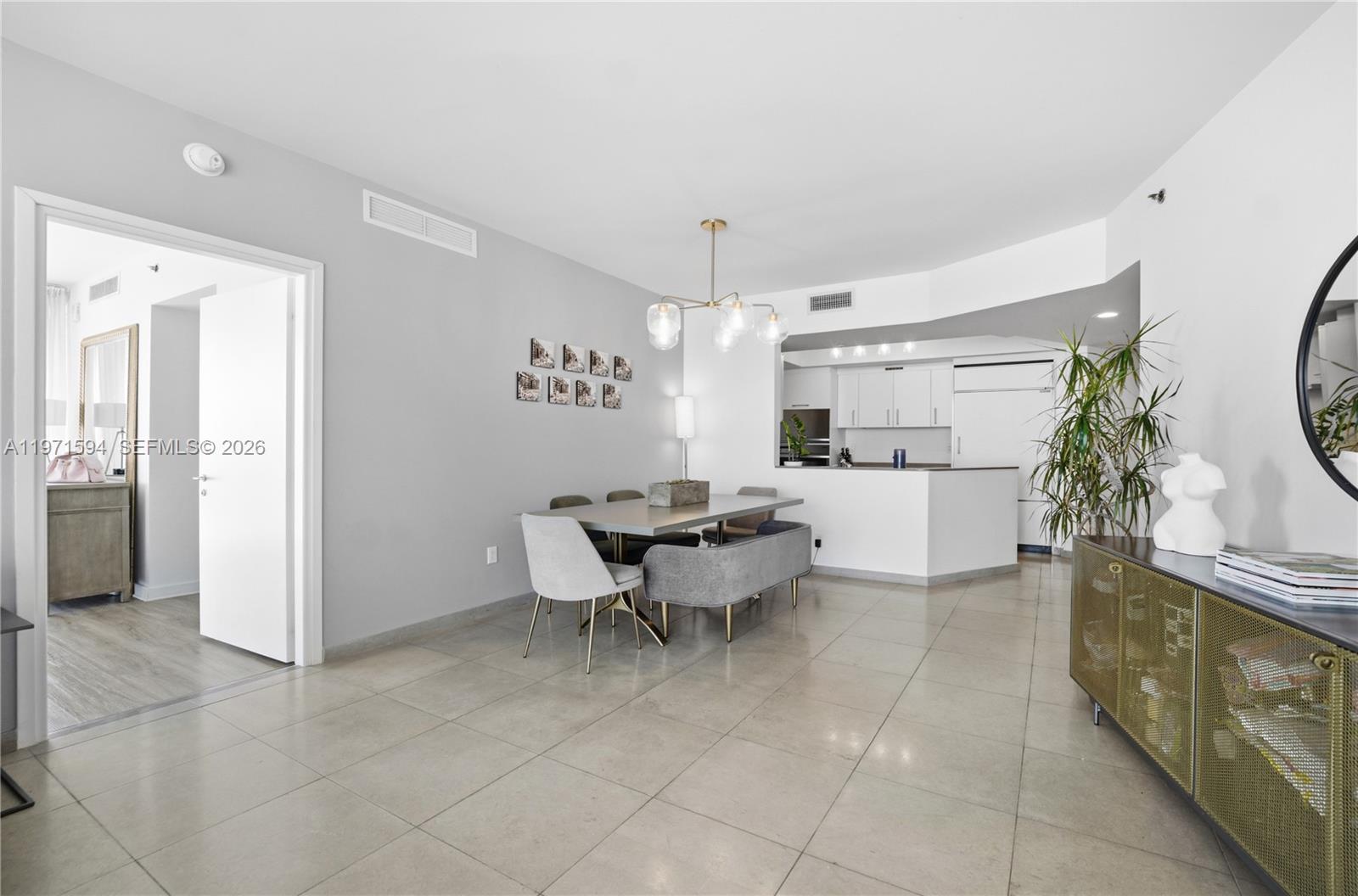450 Alton Rd #2710, Miami Beach FL 33139