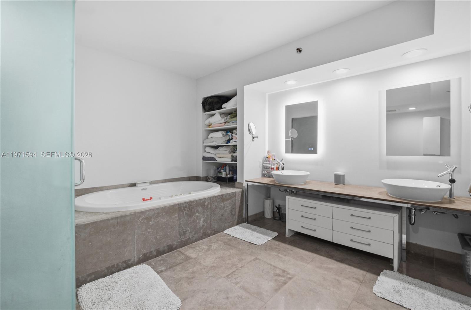 450 Alton Rd #2710, Miami Beach FL 33139