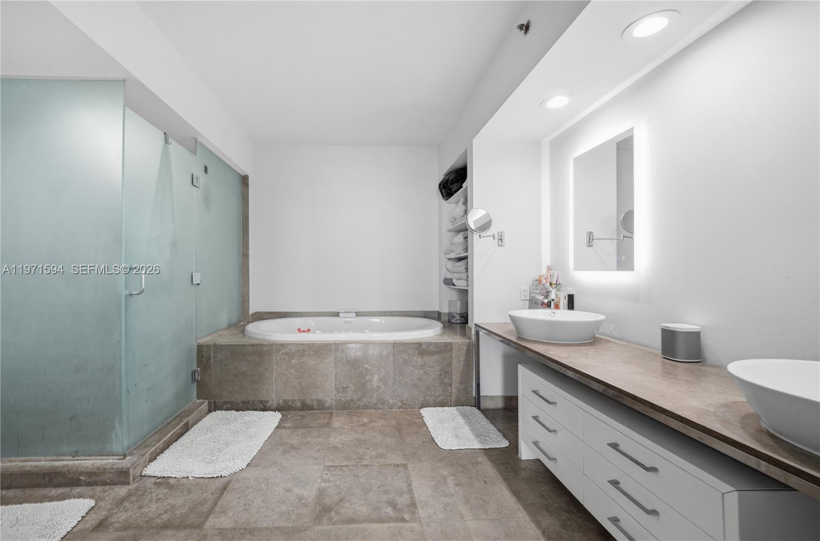 450 Alton Rd #2710, Miami Beach FL 33139